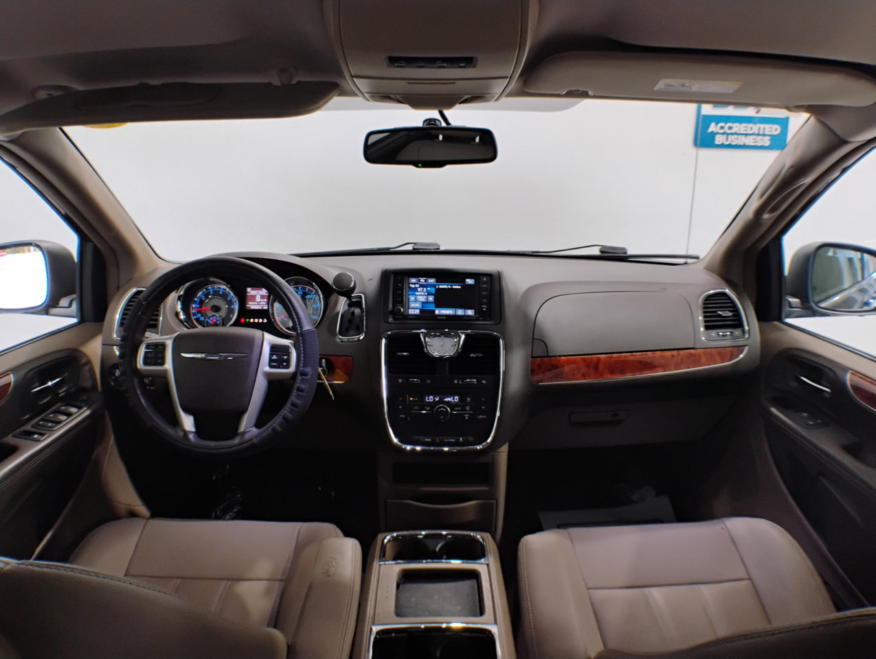 Used 2016 Chrysler Town & Country Touring image 83