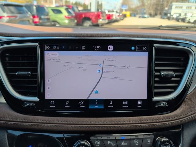 Used 2021 Chrysler Pacifica Limited w/ Premium & Safety Sphere Group image 24