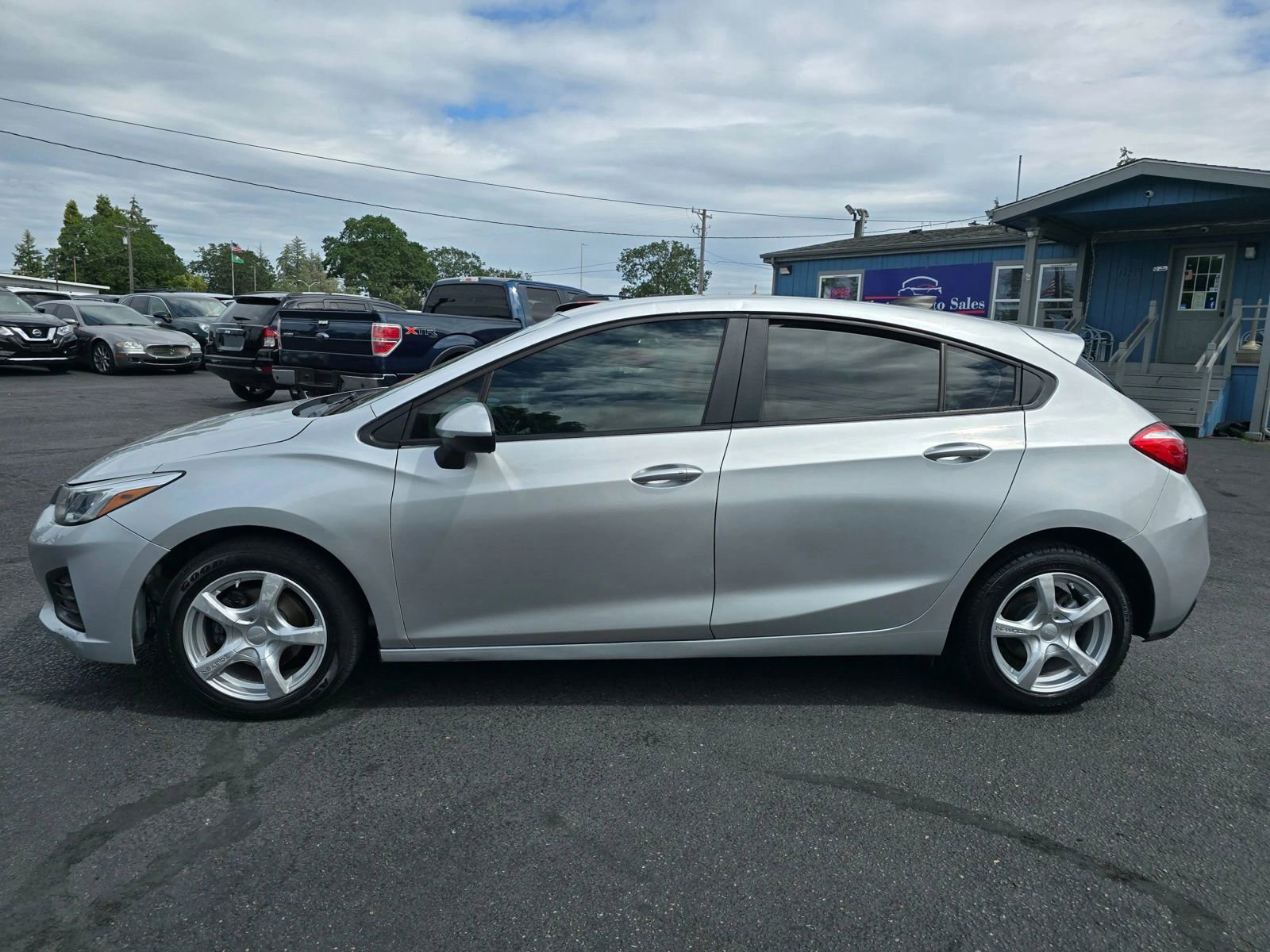 Used 2019 Chevrolet Cruze LS FWD image 2