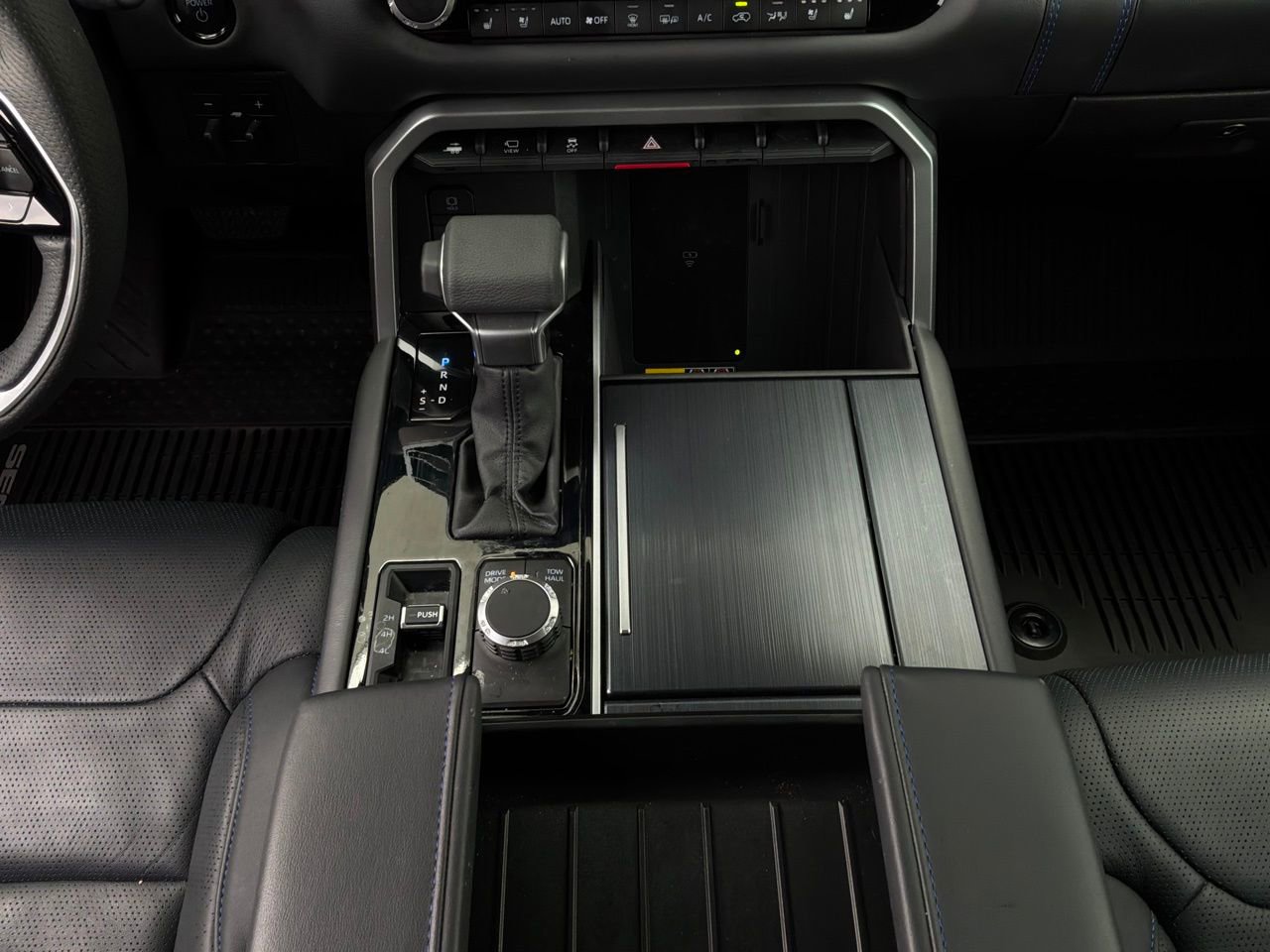 Used 2025 Toyota Sequoia Platinum AWD/4WD image 21