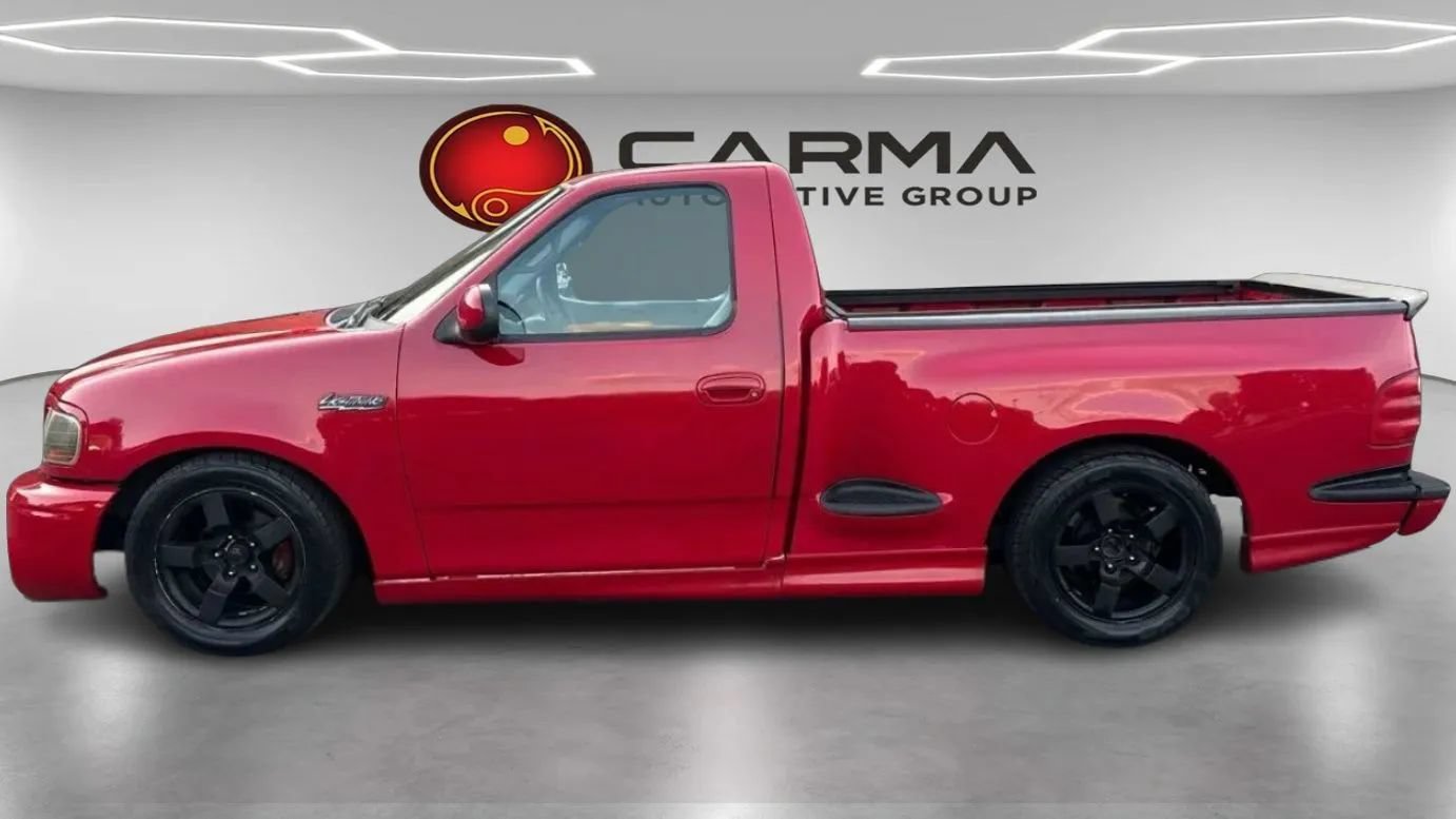 Used 2001 Ford F150 Lightning RWD image 2