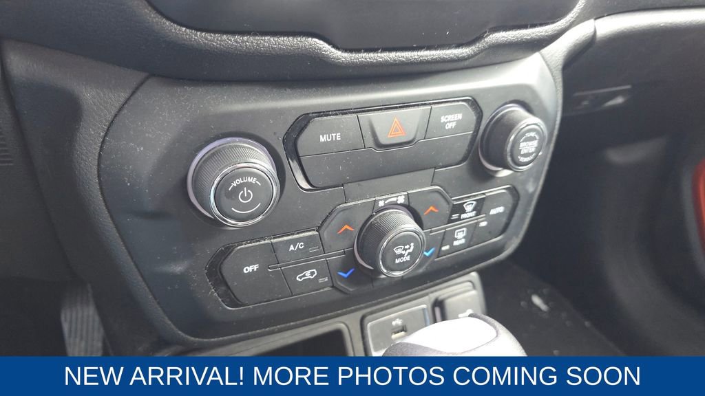 Used 2020 Jeep Renegade Latitude image 19