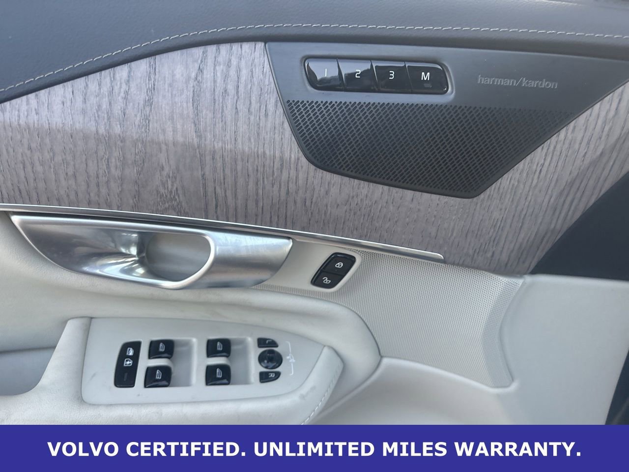 Certified 2024 Volvo XC90 T8 Ultimate w/ Protection Package Premier image 16