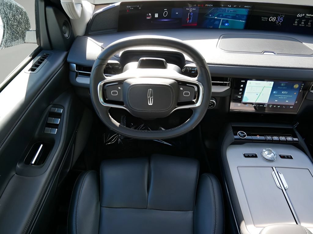 Used 2025 Lincoln Navigator Reserve AWD/4WD image 13