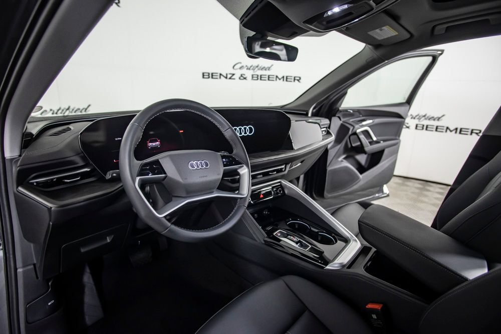 Used 2025 Audi Q5 Premium w/ Convenience Package AWD/4WD image 20