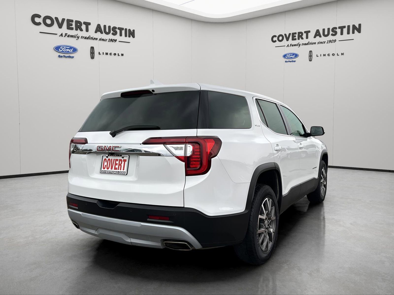 Used 2023 GMC Acadia SLE image 5