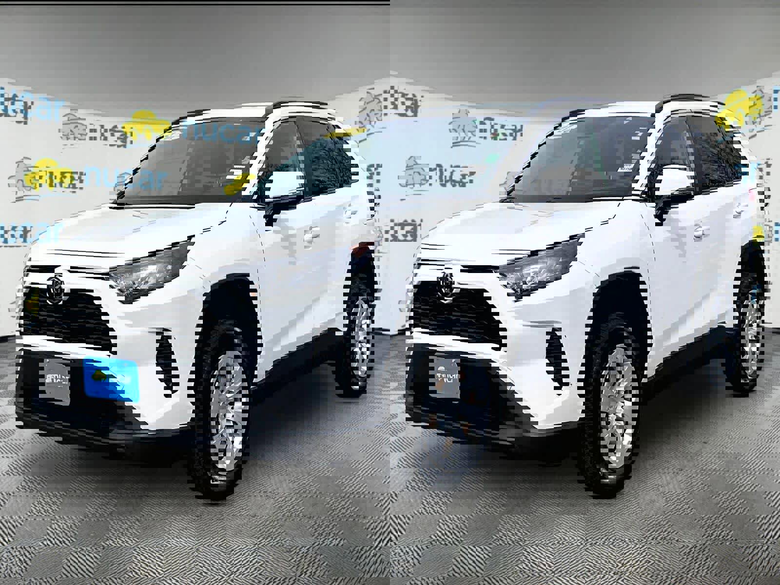 Used 2019 Toyota RAV4 LE image 3