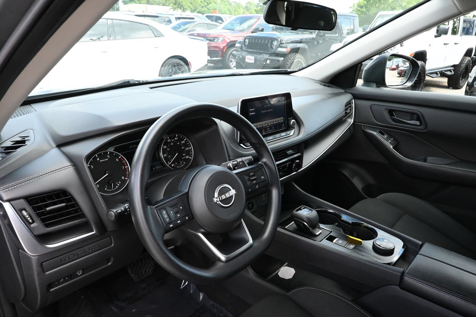 Used 2024 Nissan Rogue S AWD/4WD image 22