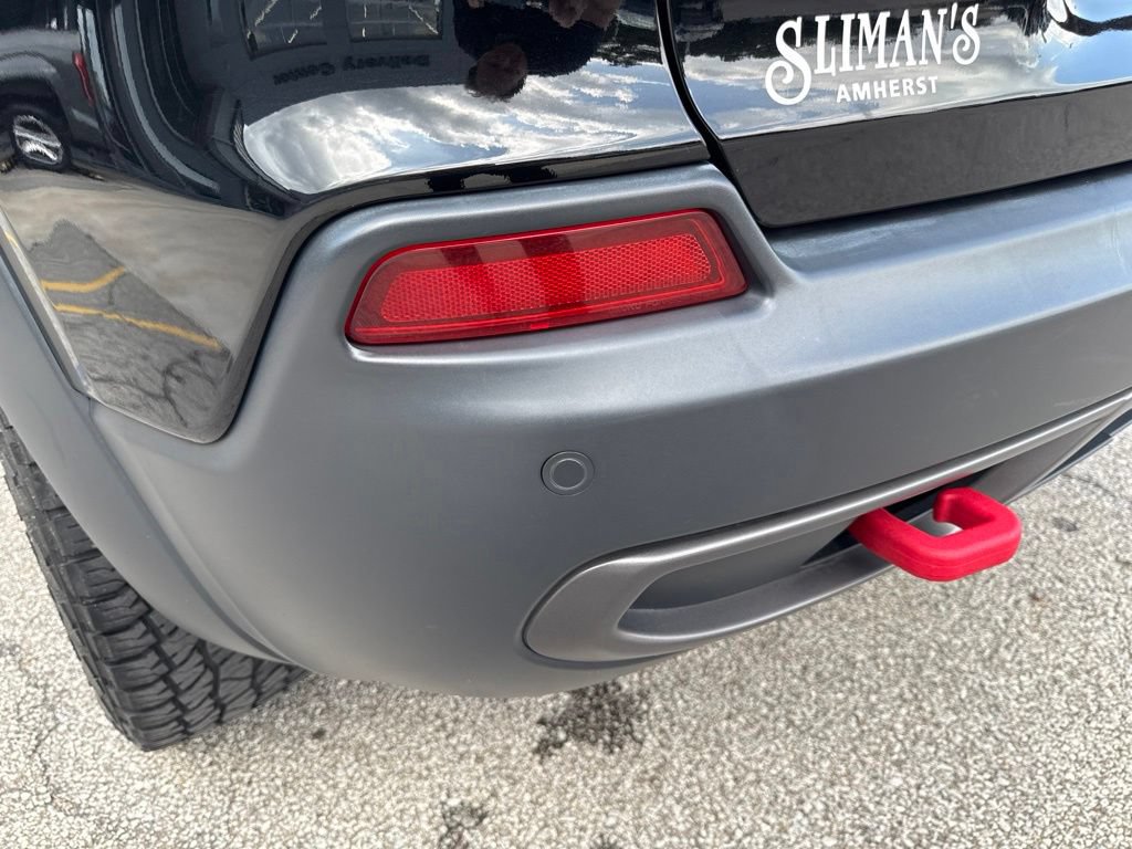 Used 2019 Jeep Cherokee Trailhawk w/ Cold Weather Group AWD/4WD image 19