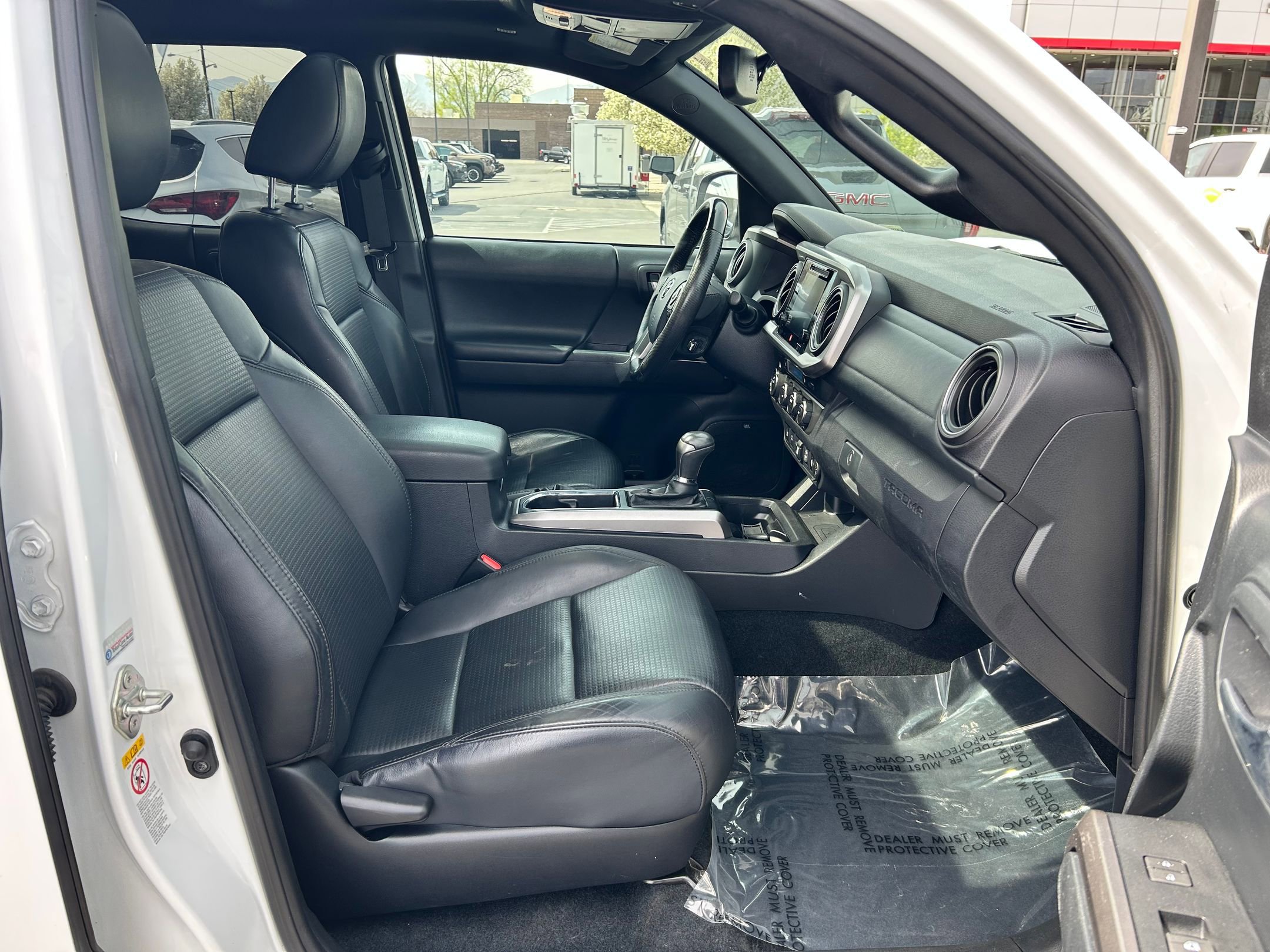 Used 2019 Toyota Tacoma Limited image 28