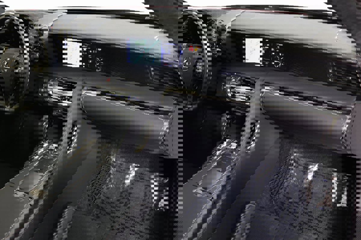 Used 2018 Lexus LC 500 Coupe w/ Performance Package image 40