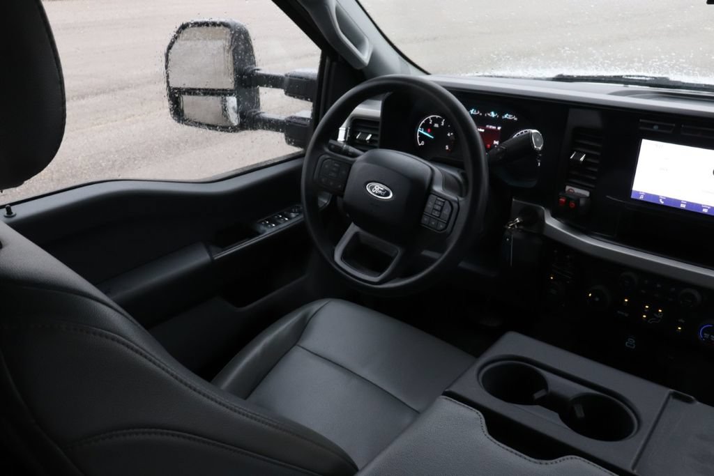 Used 2024 Ford F550 4x4 Crew Cab Super Duty image 15