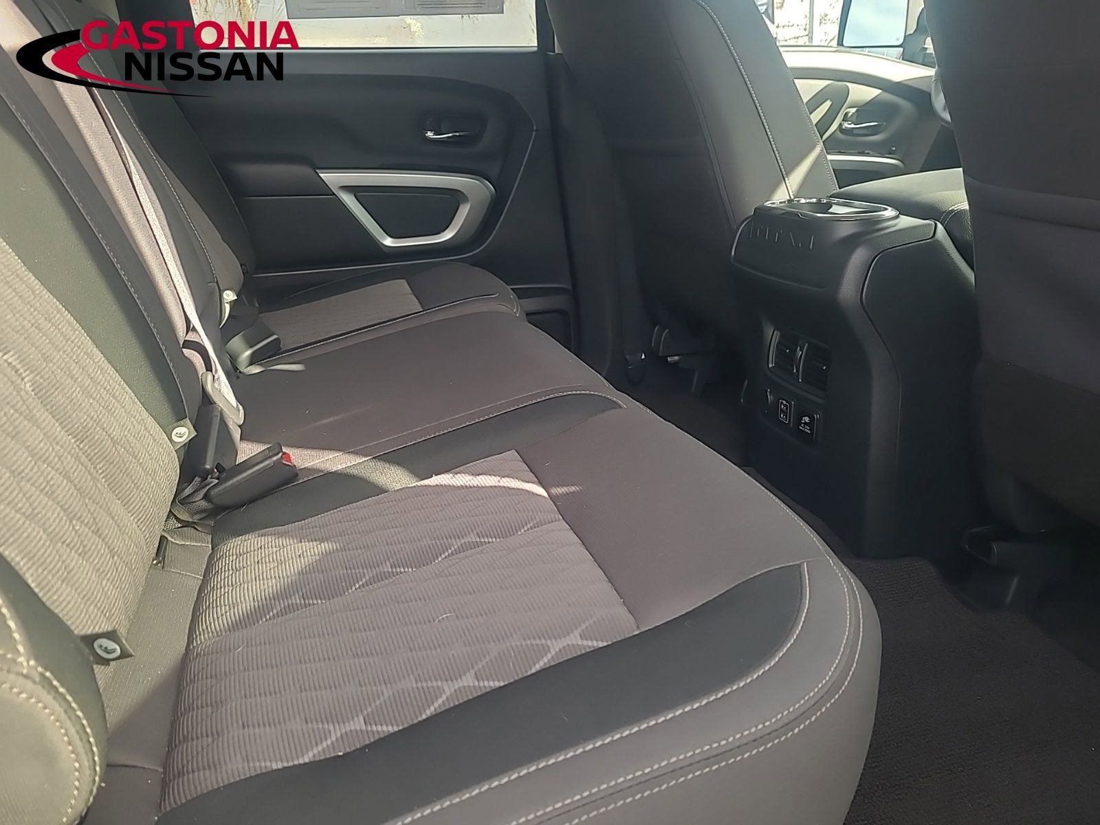 Used 2024 Nissan Titan SV w/ SV Convenience Package image 31