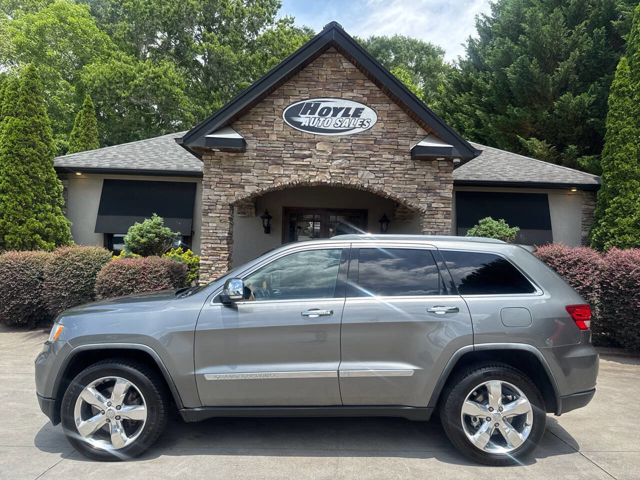 Used 2012 Jeep Grand Cherokee Overland Summit