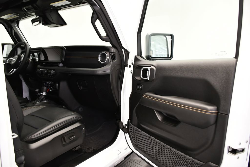 Used 2025 Jeep Wrangler Sahara image 42