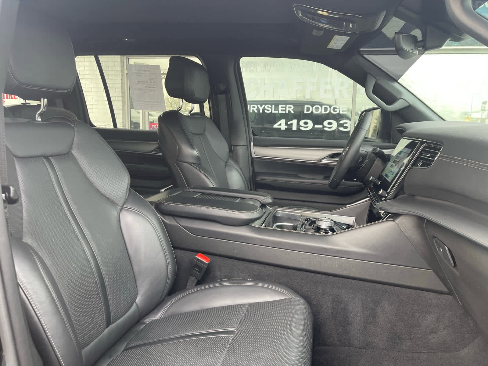 Used 2024 Jeep Wagoneer Series II image 11