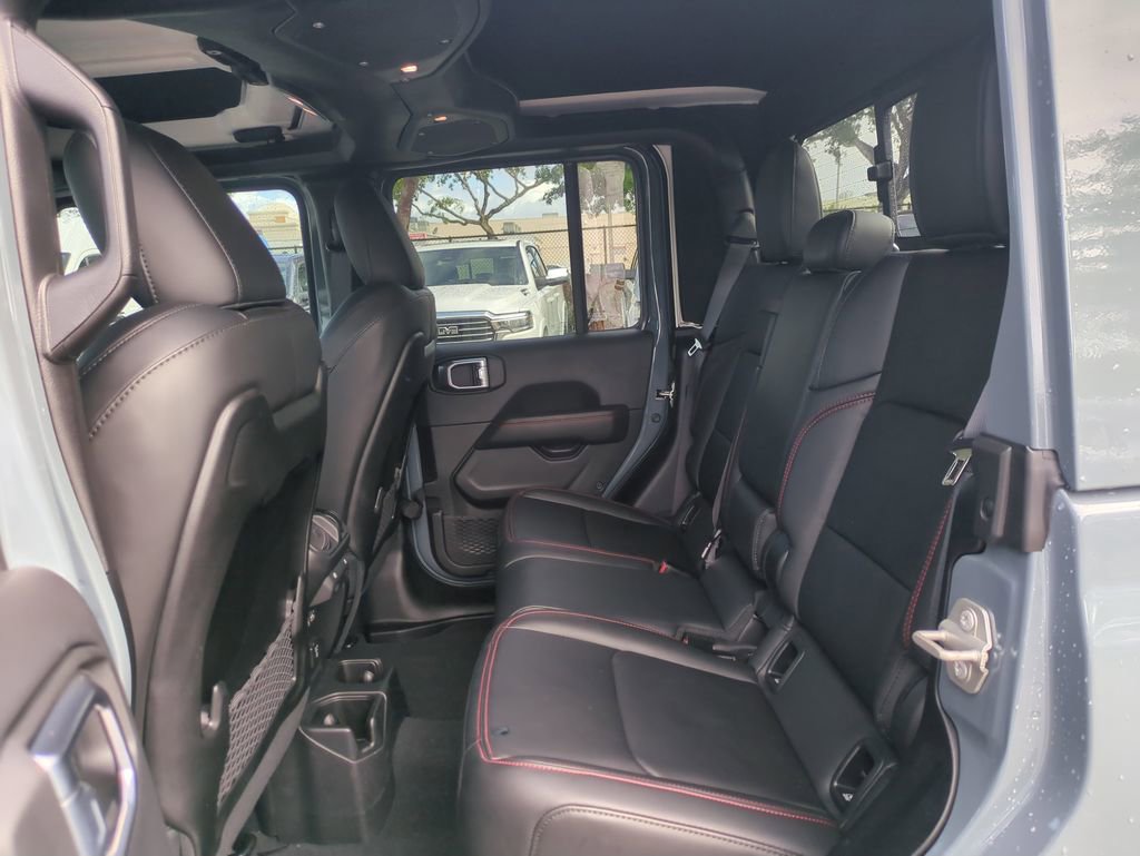 Used 2024 Jeep Gladiator Rubicon image 16