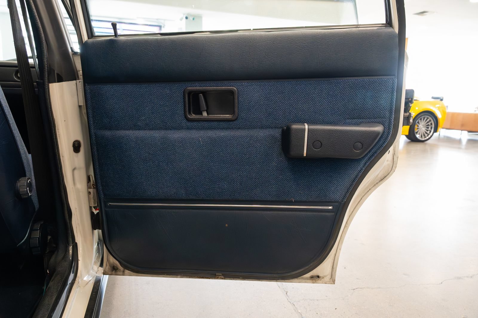 Used 1989 Volvo 240 DL RWD image 23