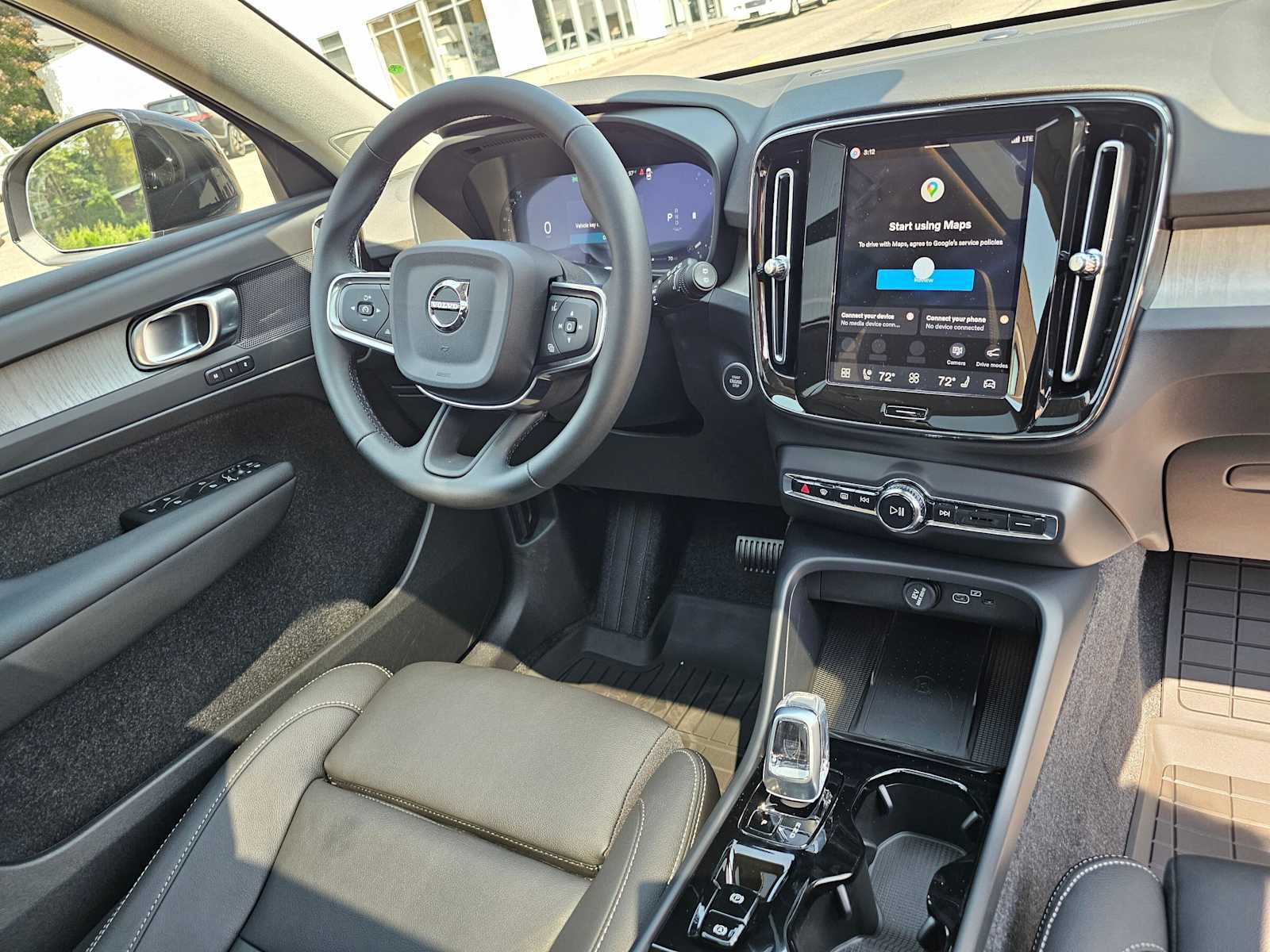 New 2026 Volvo XC40 B5 Plus w/ Protection Package Premier AWD/4WD image 11