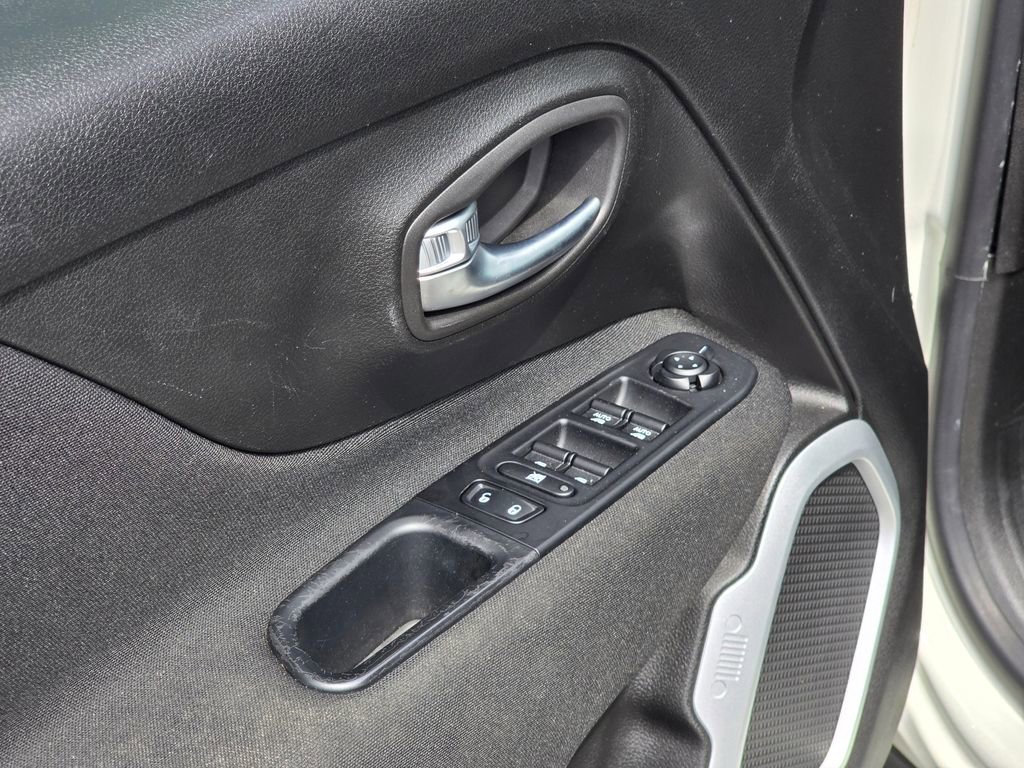 Used 2019 Jeep Renegade Sport image 37