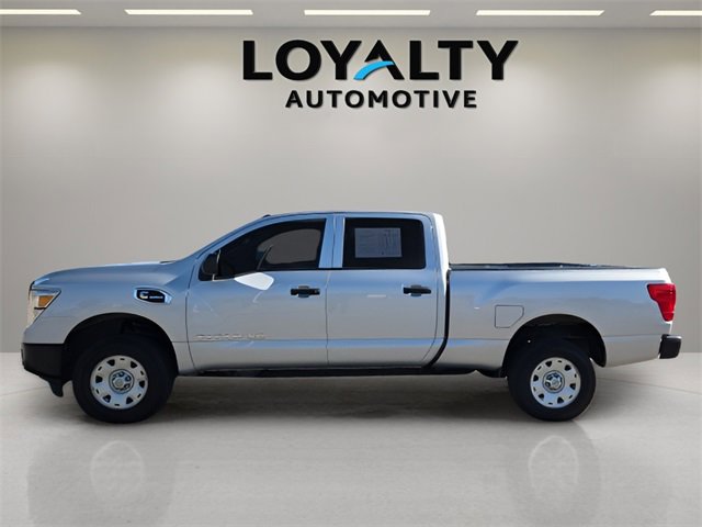 Used 2019 Nissan Titan S image 2