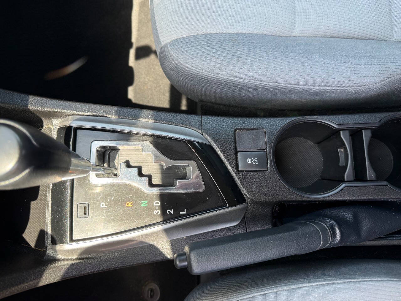 Used 2016 Toyota Corolla L FWD image 19