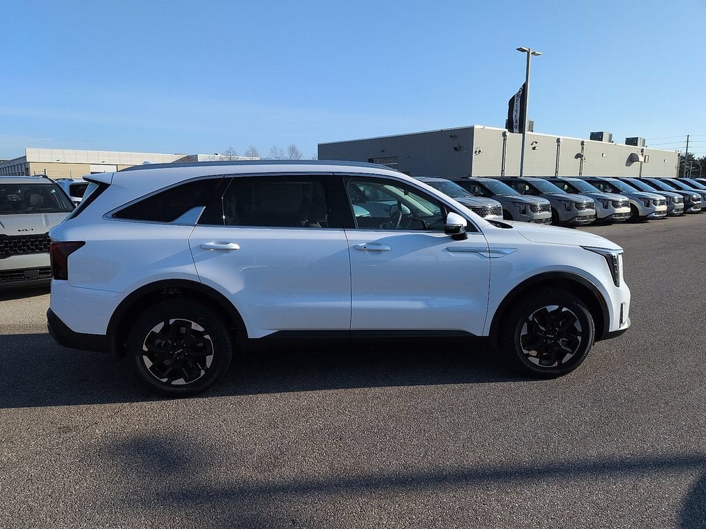 New 2026 Kia Sorento S w/ S Panoramic Sunroof Package AWD/4WD image 2