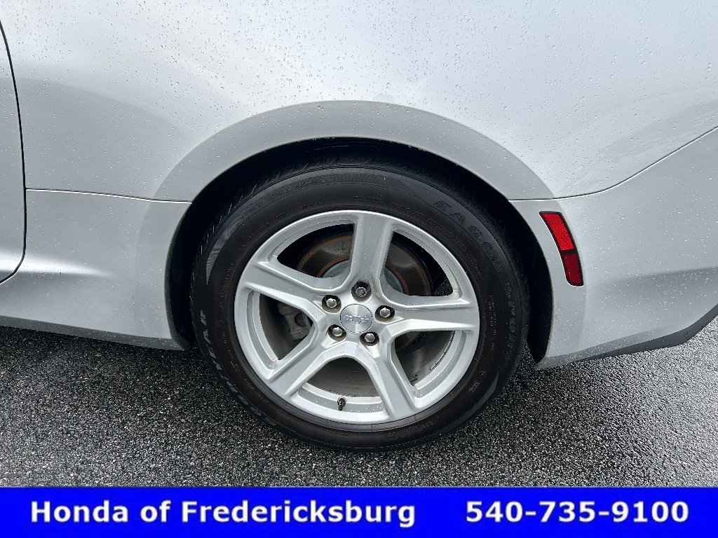 Used 2017 Chevrolet Camaro LT RWD image 12