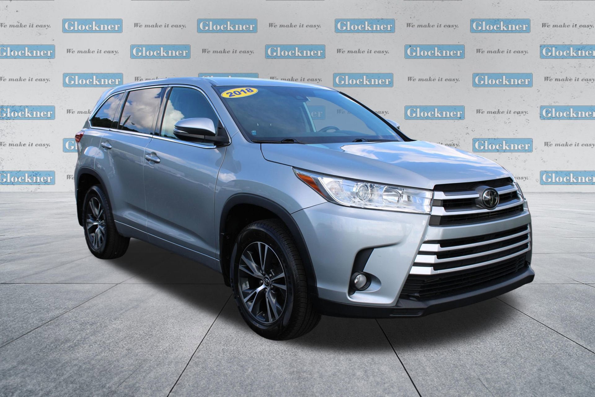 Used 2018 Toyota Highlander Plus w/ Carpet Mat Package (TMS) AWD/4WD image 3