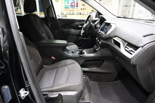 Used 2022 GMC Terrain SLE w/ Driver Convenience Package image 10