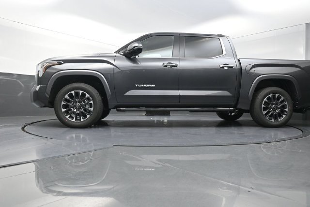 Used 2026 Toyota Tundra Limited AWD/4WD image 34