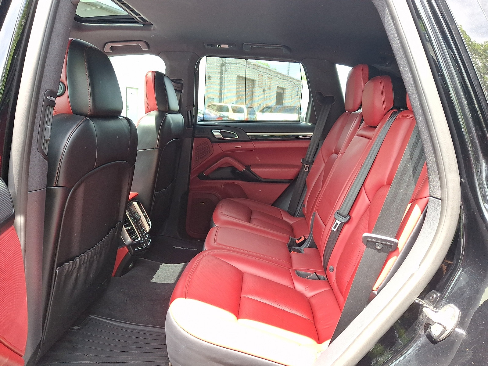 Used 2018 Porsche Cayenne Platinum Edition AWD/4WD image 5