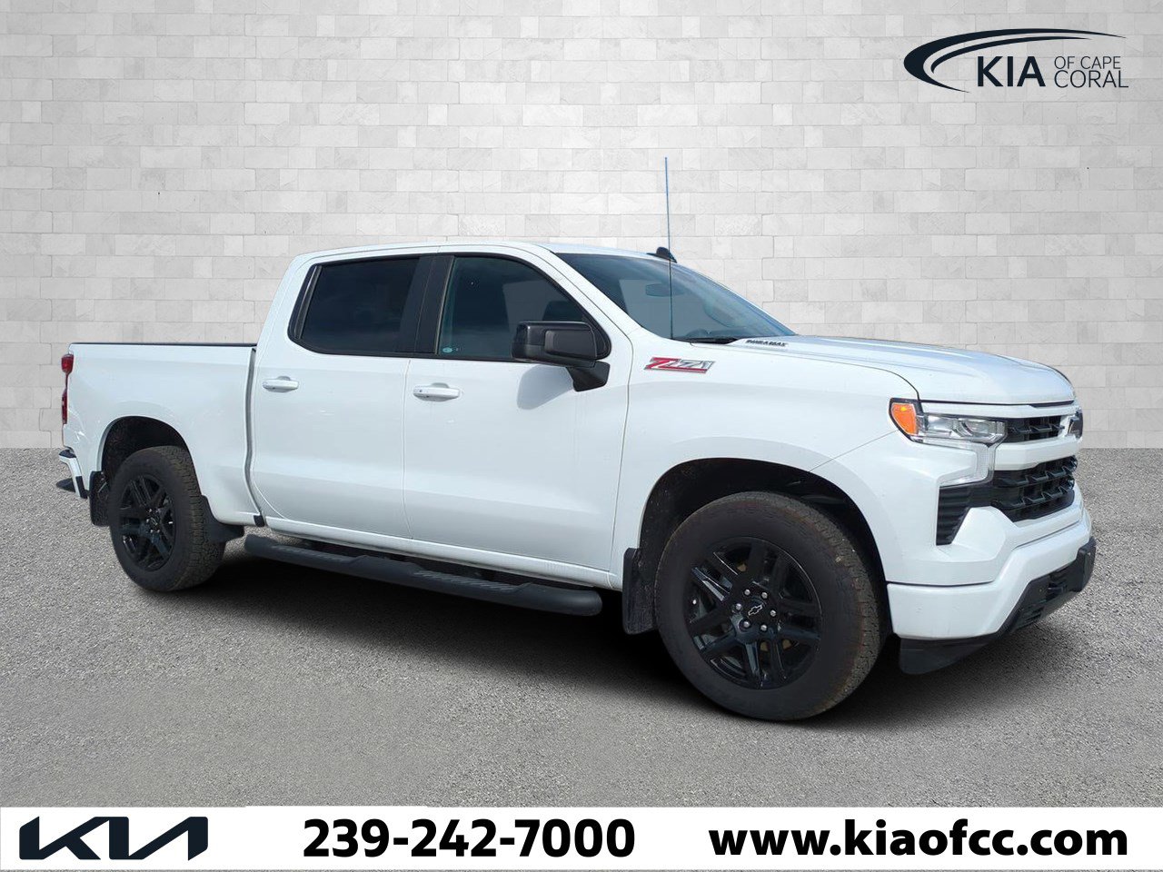 Used 2025 Chevrolet Silverado 1500 RST image 1