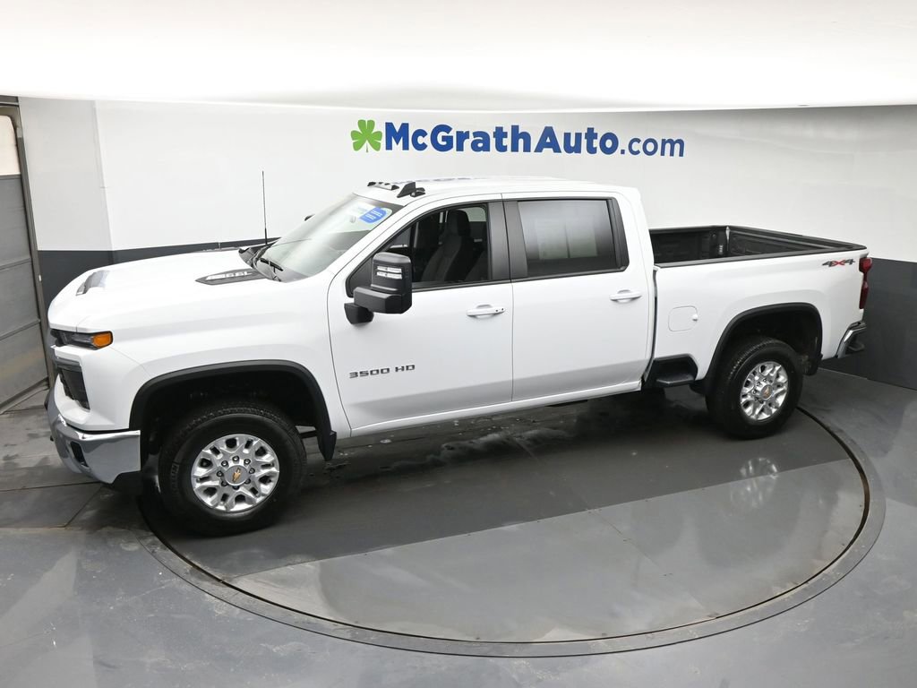 Used 2024 Chevrolet Silverado 3500 LT w/ Convenience Package image 18