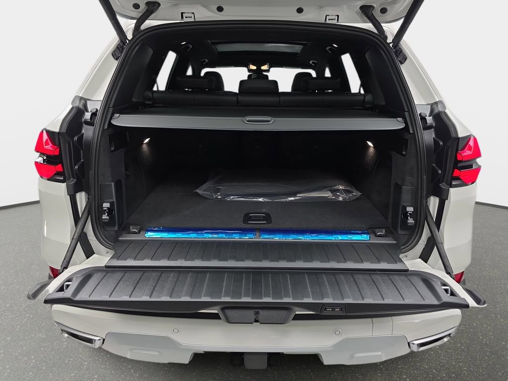 New 2026 BMW X5 xDrive50e image 12