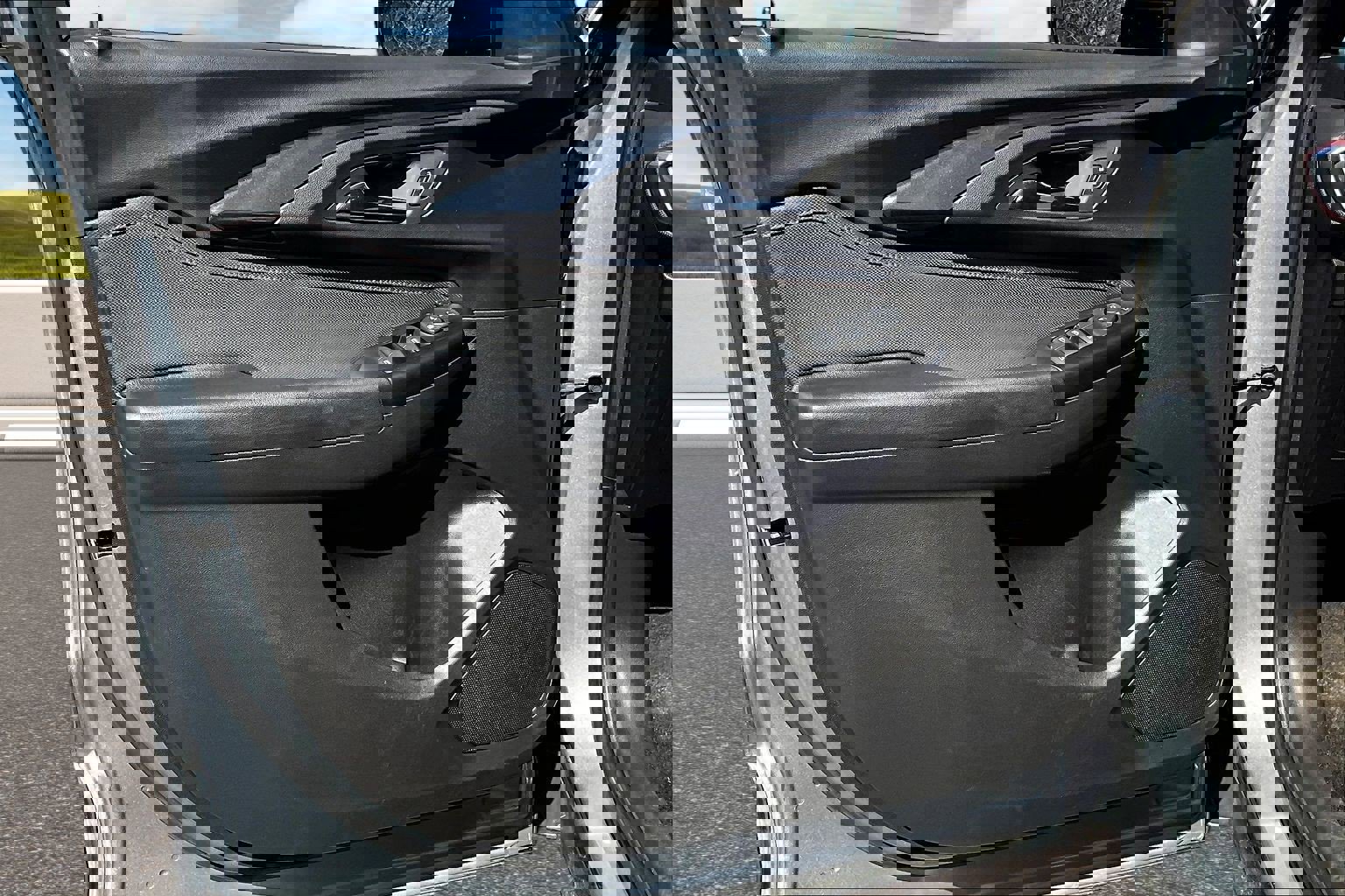 Used 2023 Chevrolet TrailBlazer RS w/ Convenience Package image 12