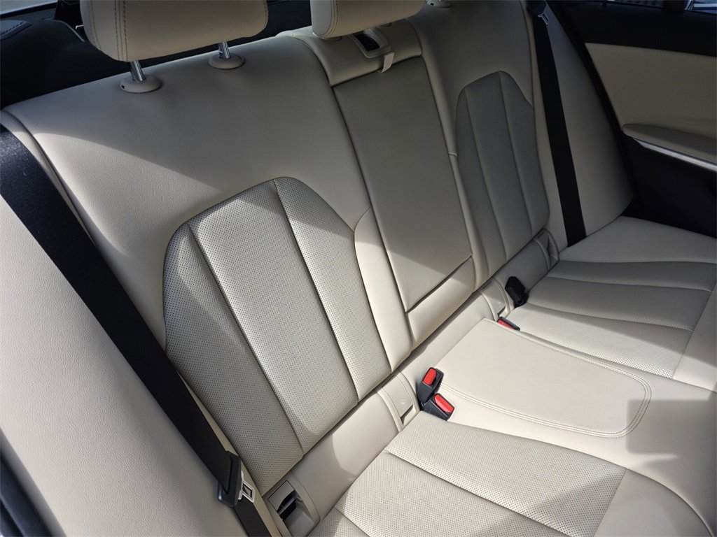 Certified 2023 BMW 330i Sedan w/ Premium Package image 27