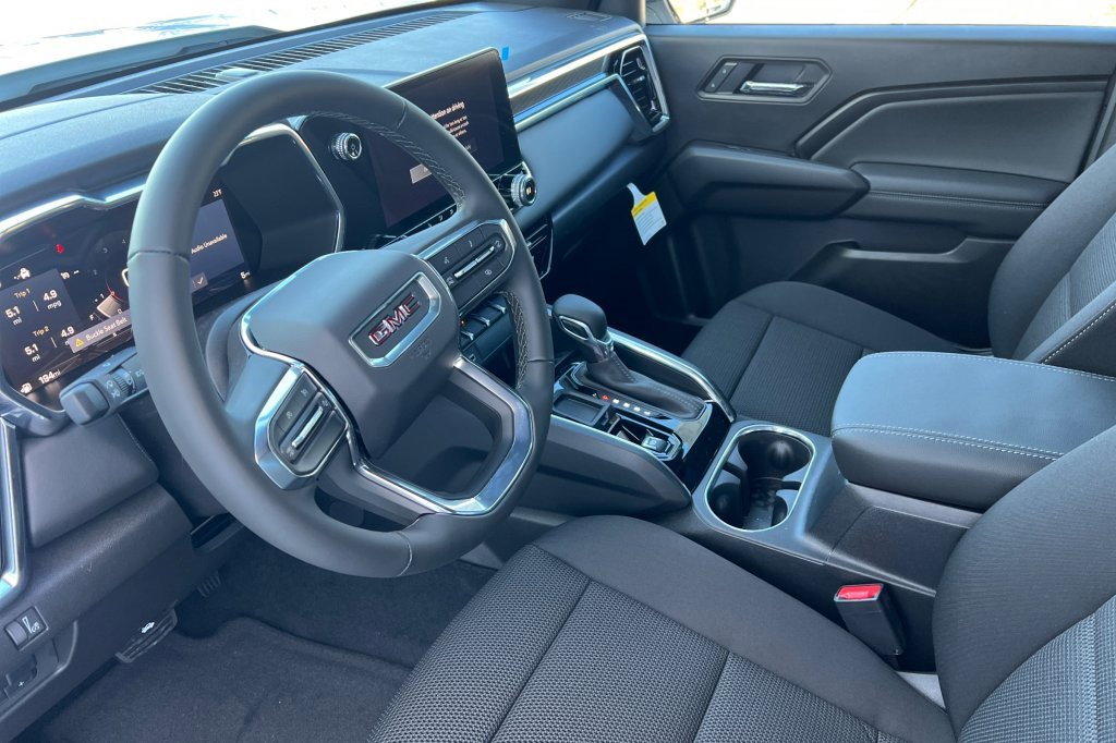 New 2025 GMC Canyon Elevation w/ Convenience Package image 7