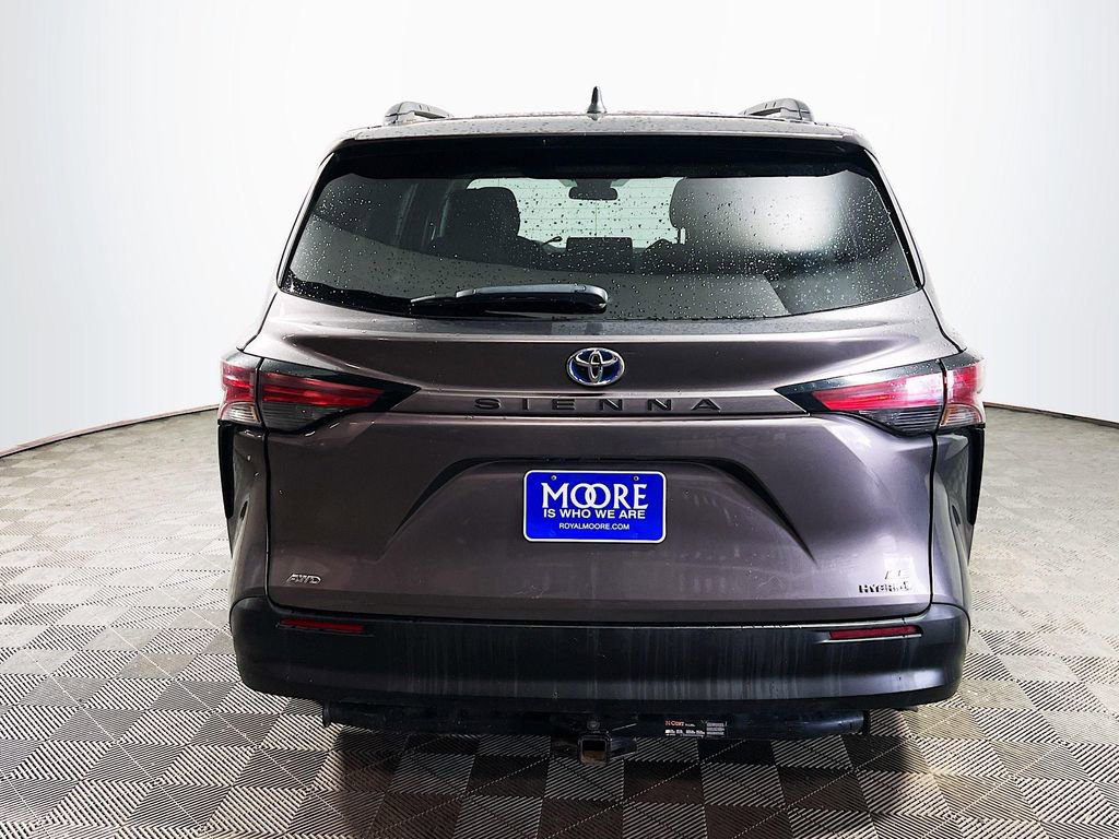 Certified 2022 Toyota Sienna LE image 7