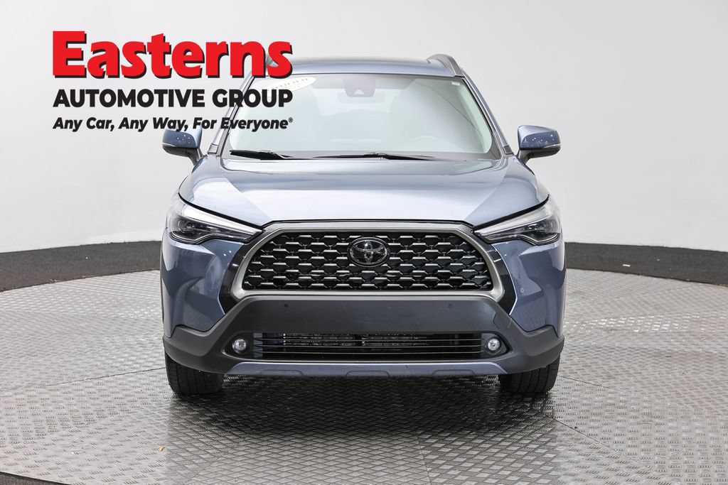 Used 2022 Toyota Corolla Cross XLE w/ Convenience Package AWD/4WD image 2