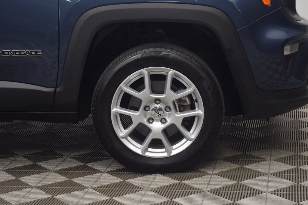 Used 2023 Jeep Renegade Latitude w/ Premium Group AWD/4WD image 31
