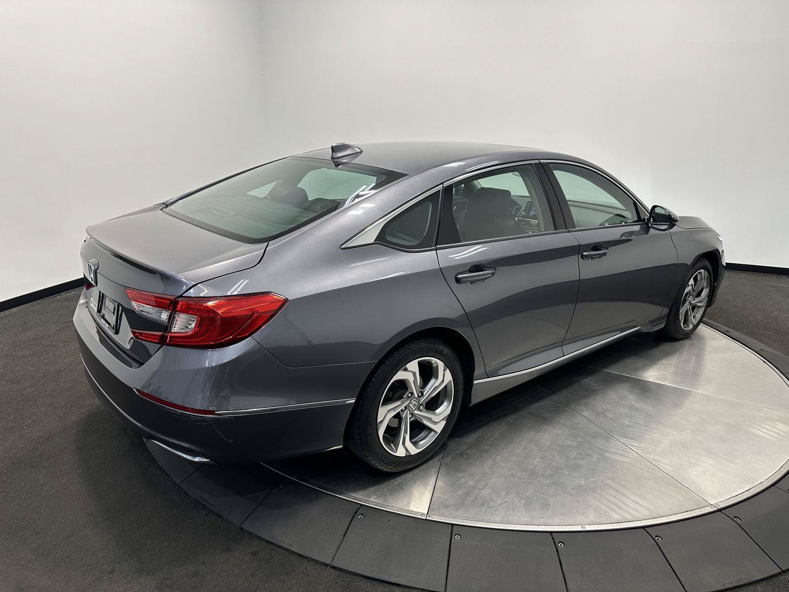 Used 2018 Honda Accord EX-L image 7