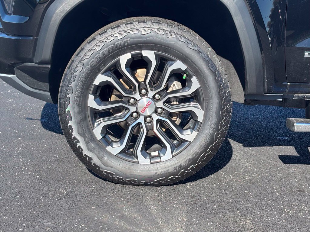 Used 2024 GMC Canyon Denali AWD/4WD image 10