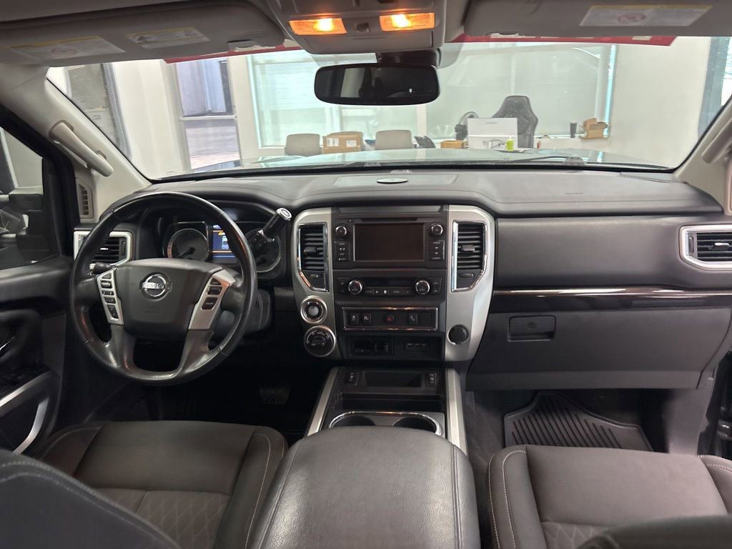 Used 2019 Nissan Titan SV w/ SV Convenience Package image 12