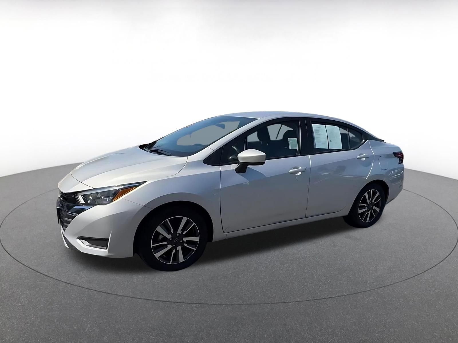 Used 2025 Nissan Versa SV image 8