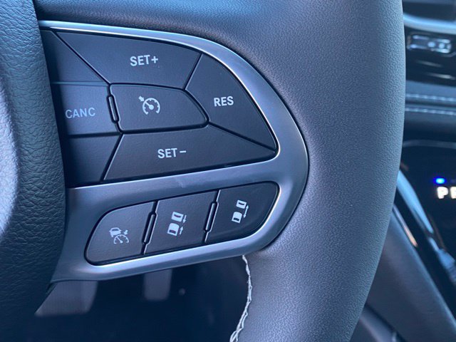 New 2026 Chrysler Pacifica Limited w/ Uconnect Theater Family Group AWD/4WD image 19