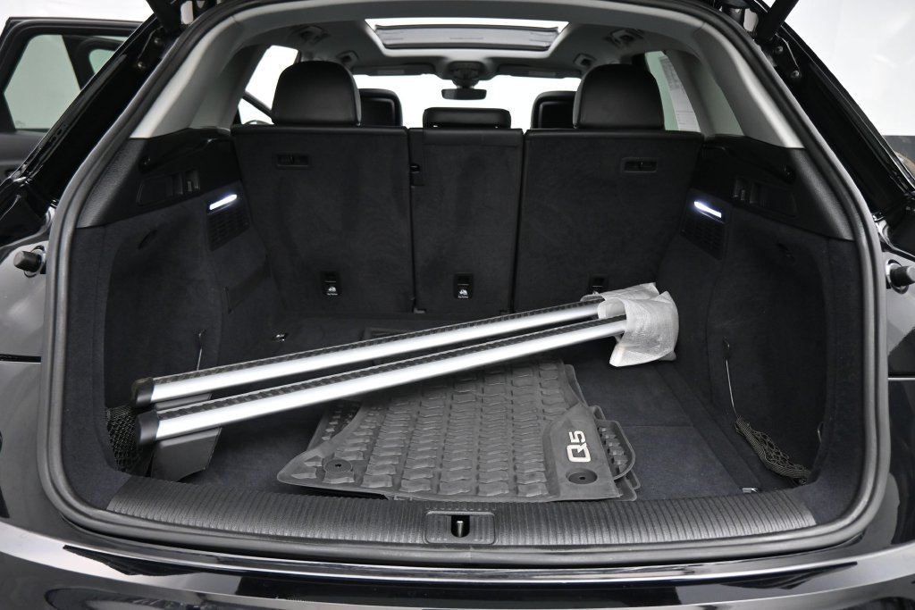 Used 2020 Audi Q5 2.0T Premium w/ Convenience Package AWD/4WD image 19