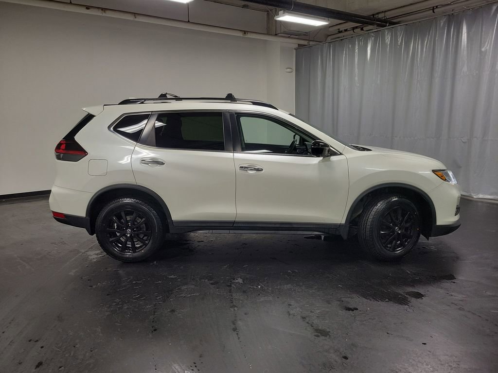 Used 2018 Nissan Rogue SV w/ Premium Package image 10
