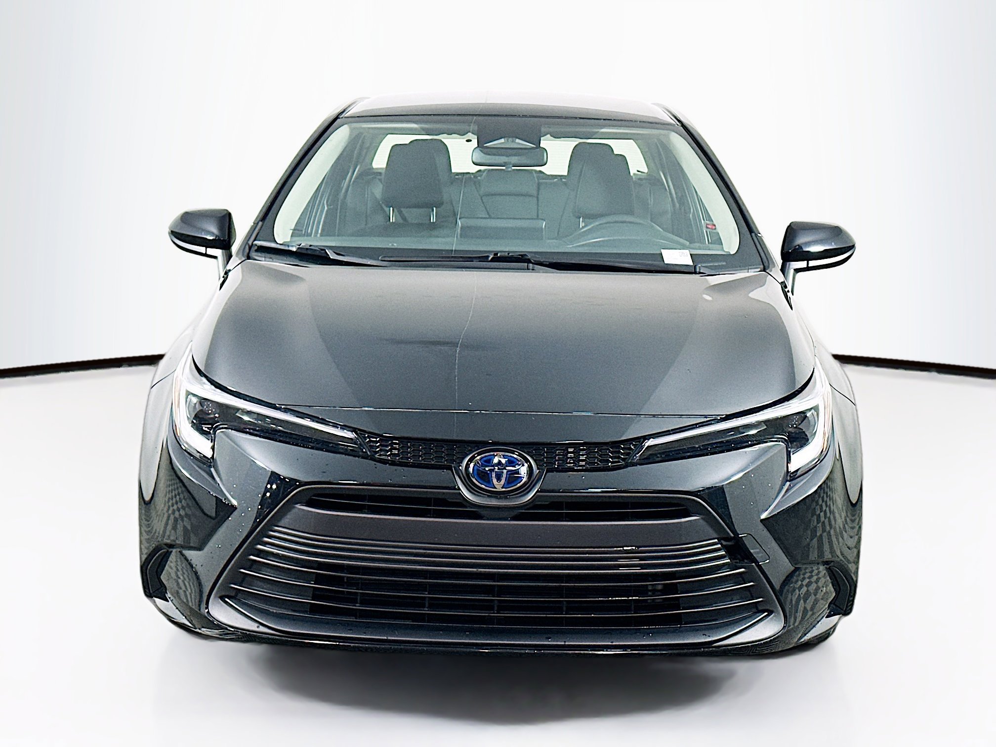 Used 2025 Toyota Corolla LE w/ Convenience Package FWD image 2