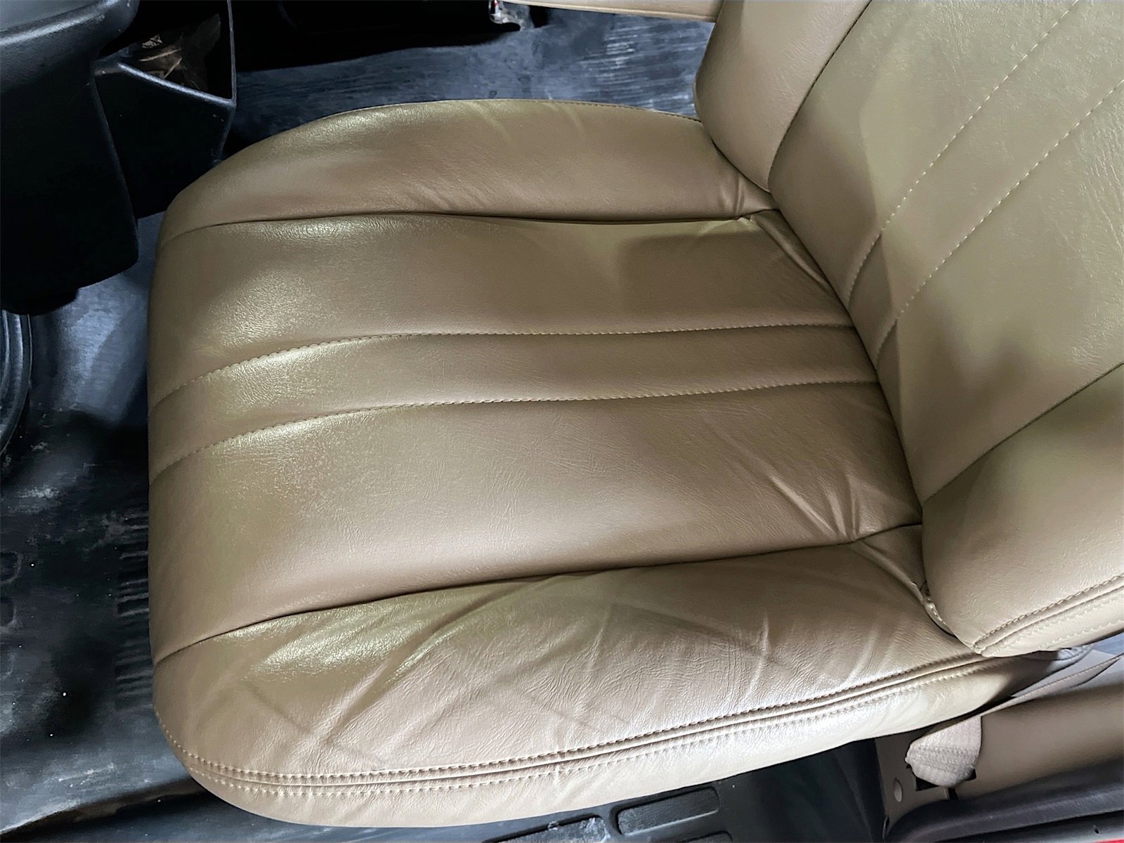 Used 2024 Chevrolet Express 2500 w/ Communications Package image 19